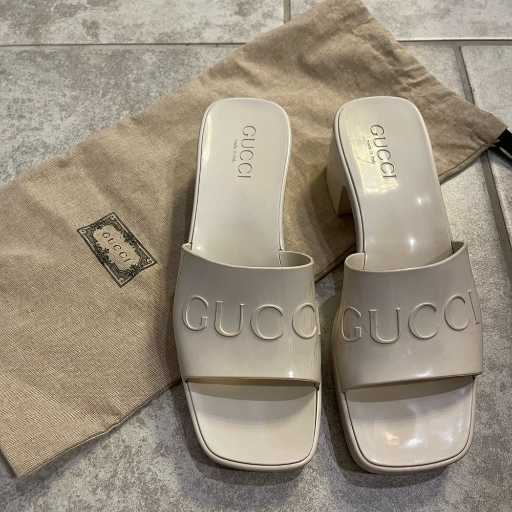 Gucci sandals